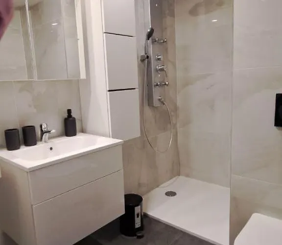 Apartamento Nest- Centre, Free Parking- Renovated August 2024